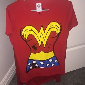 DC comics Wonder women shirt (with cape)
